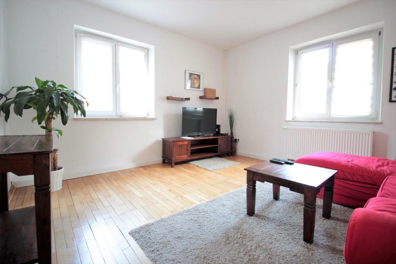 Charming 3-Bedroom Apartment With Parking Lot Würzburg Esterno foto