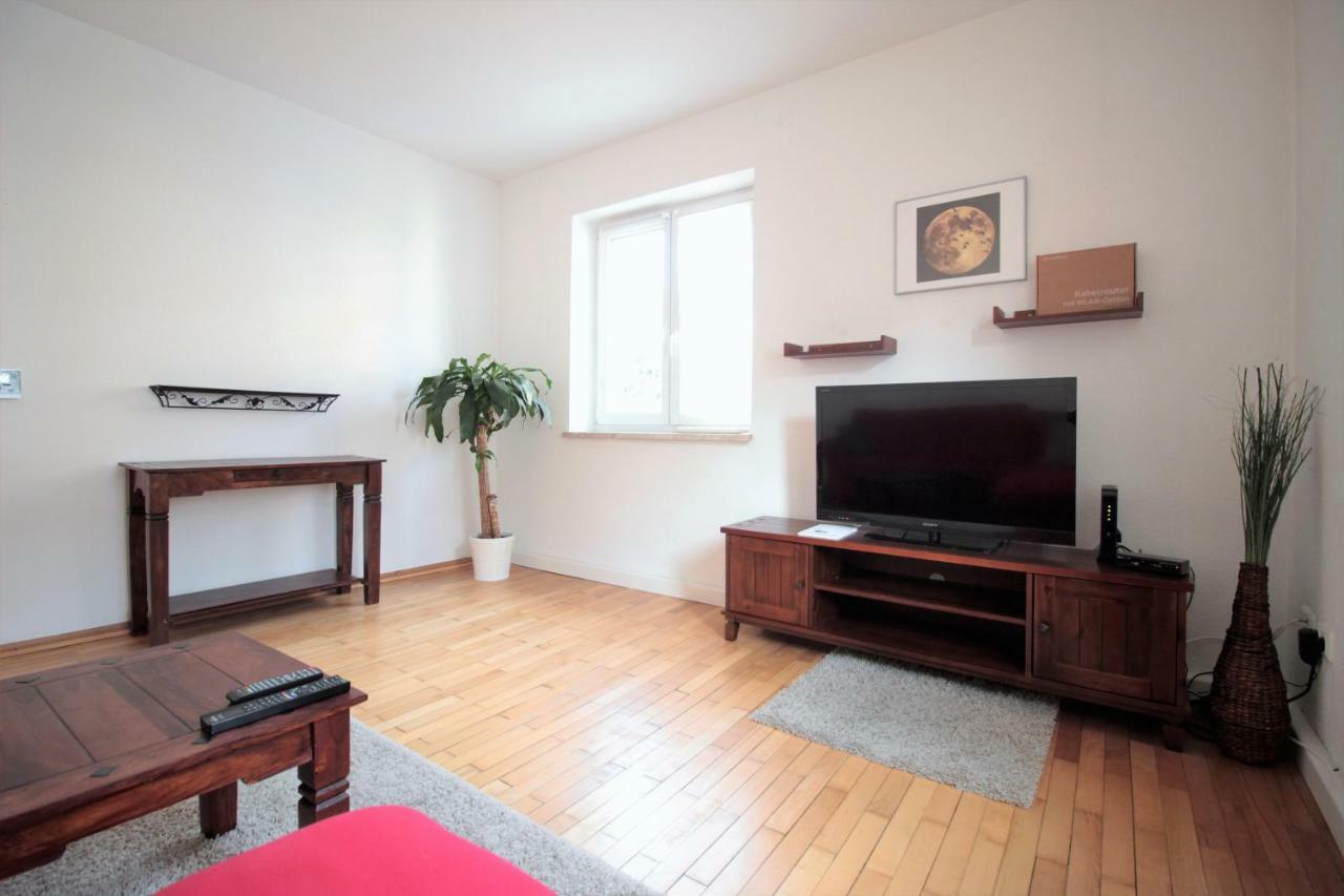 Charming 3-Bedroom Apartment With Parking Lot Würzburg Esterno foto
