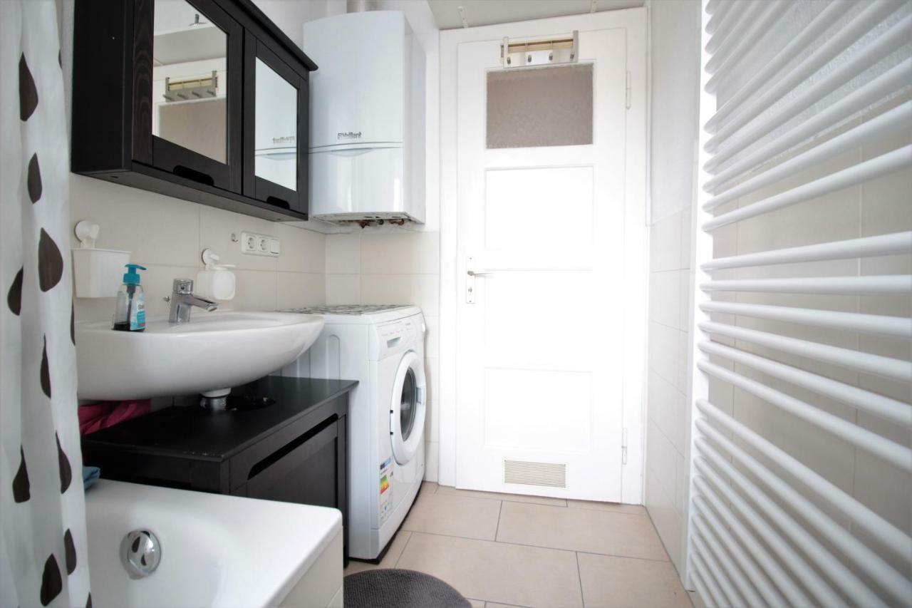 Charming 3-Bedroom Apartment With Parking Lot Würzburg Esterno foto