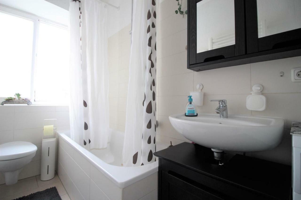Charming 3-Bedroom Apartment With Parking Lot Würzburg Esterno foto