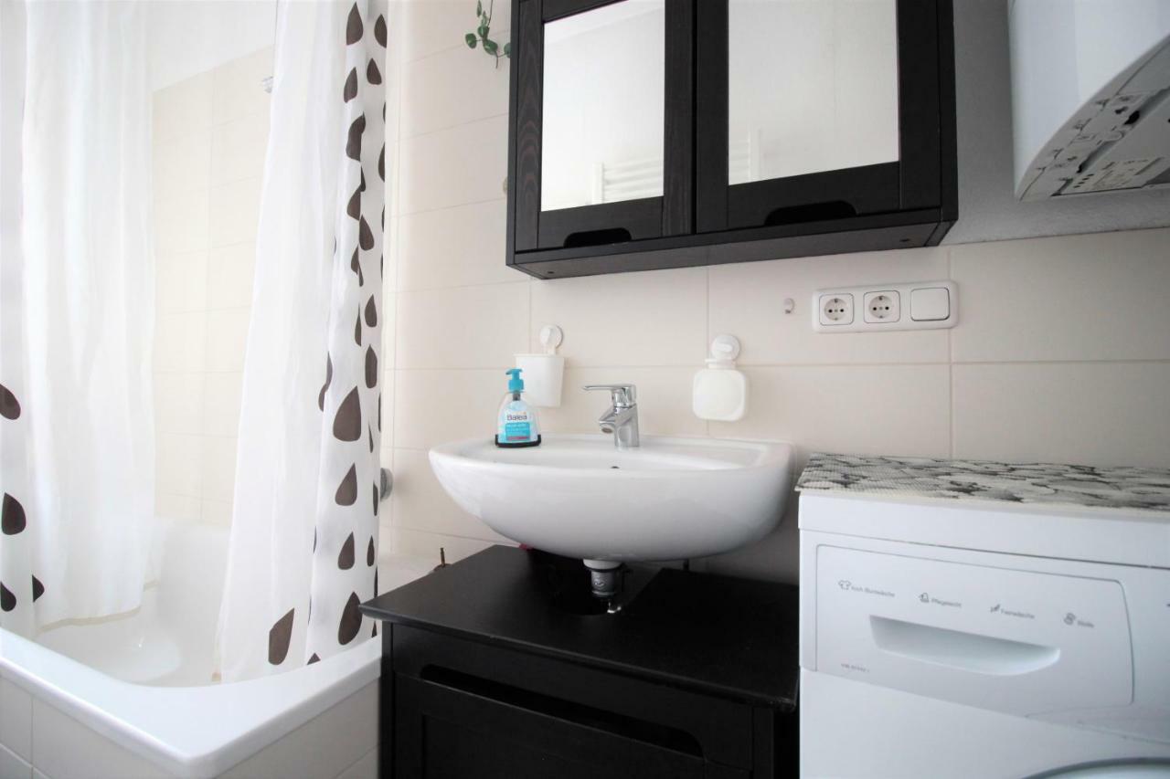 Charming 3-Bedroom Apartment With Parking Lot Würzburg Esterno foto